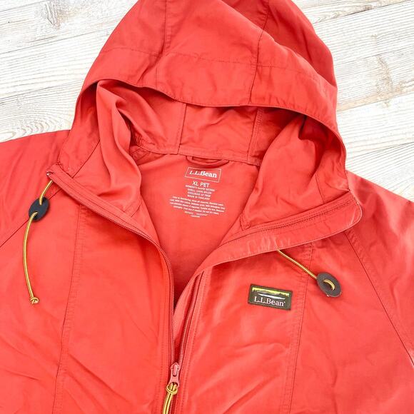 LL Bean‎ Women's Mountain Classic Colorblock Windbreaker | Coral XL Petite - Picture 2 of 9